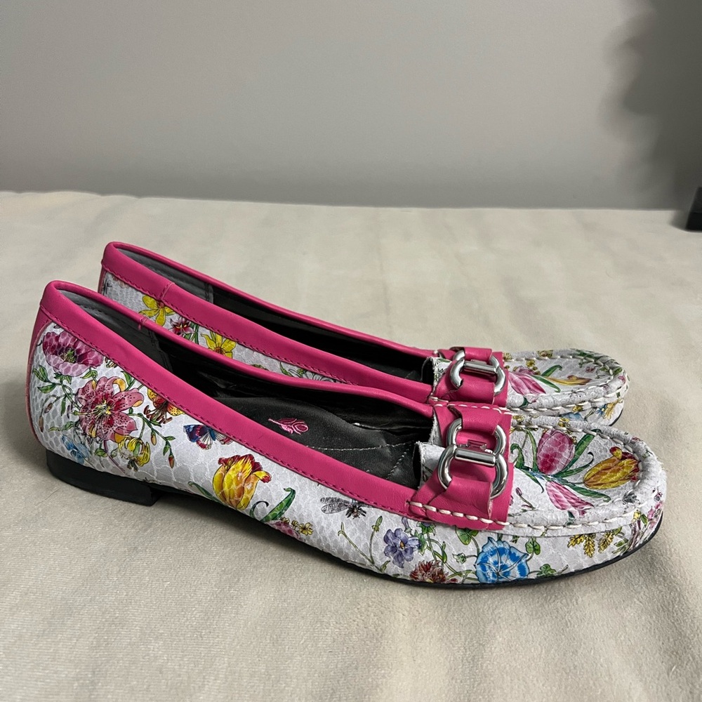 🌸 Ros Hommerson Regina Floral Leather Loafers Pink Trim Horsebit Flats Size 11M